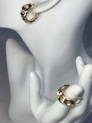 18 Carat Gold Ring Earrings with Patterns for All Occasion or Every Day Use.